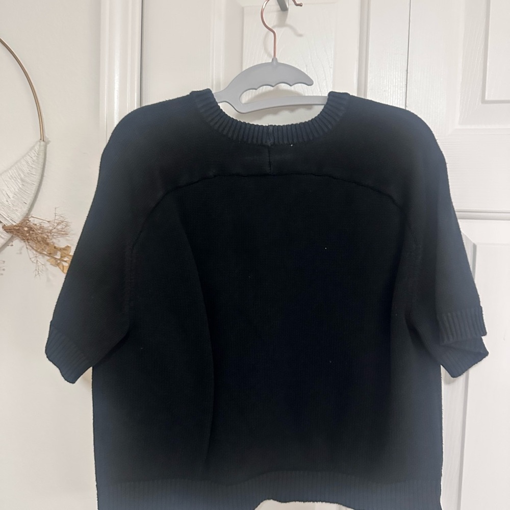 Black Short-Sleeve Sweater - Picture 4 of 6